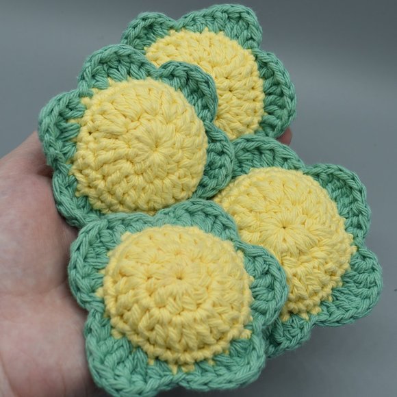 HAND CRAFTED Crochet Catnip Flower Cat Toys Bundle of Five - Picture 8 of 8